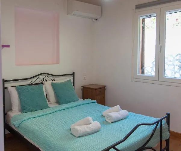 Metaxas House * Mikros Gialos